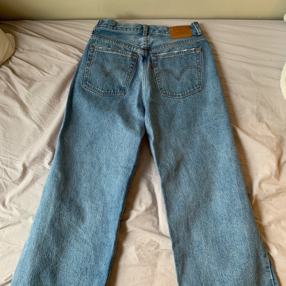 Levi’s Wide Leg Cropped Ripped Jeans - Picture 7 of 8